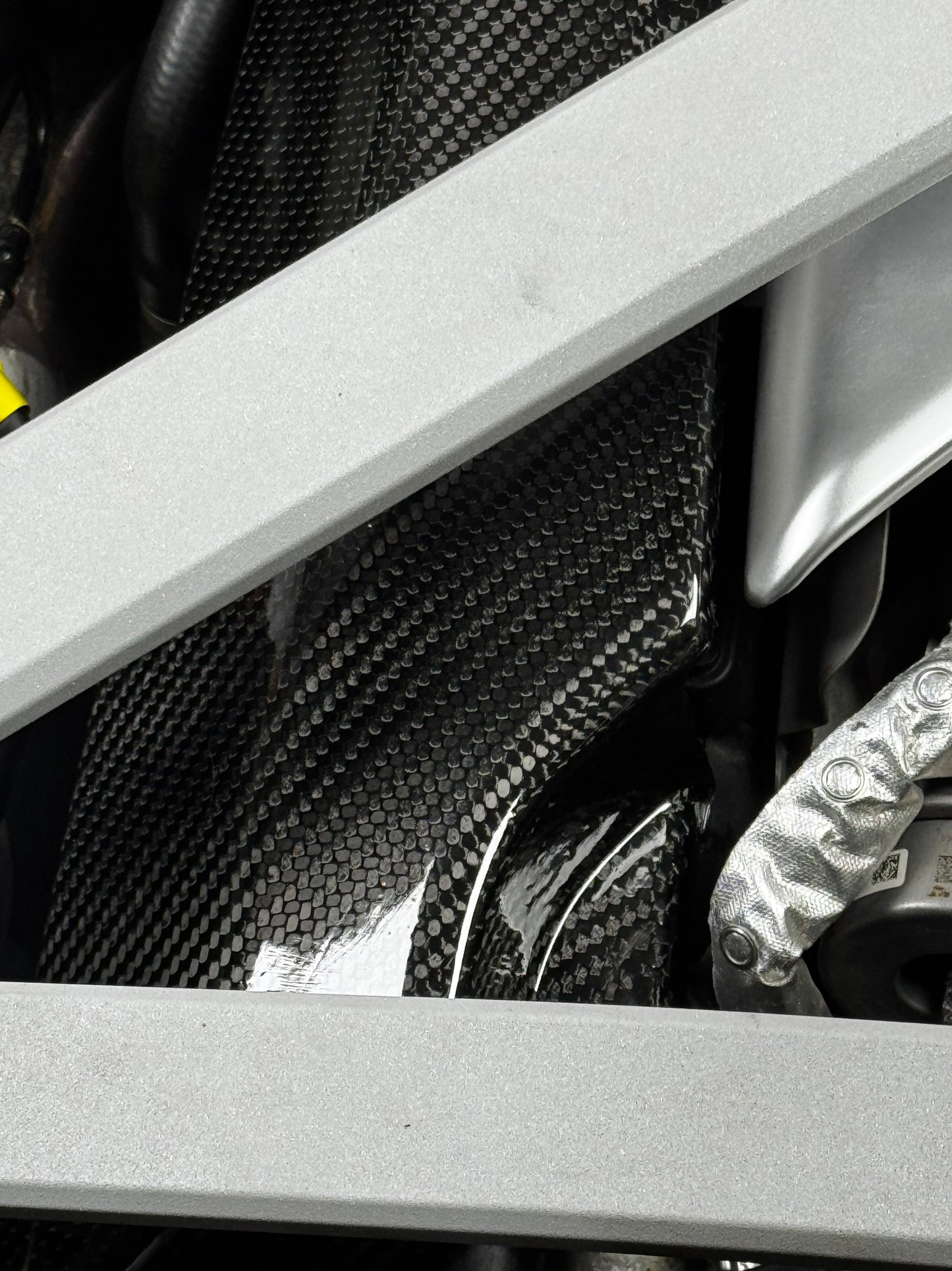 Aston Martin v8 DB11/Vantage carbon fibre engine cover set