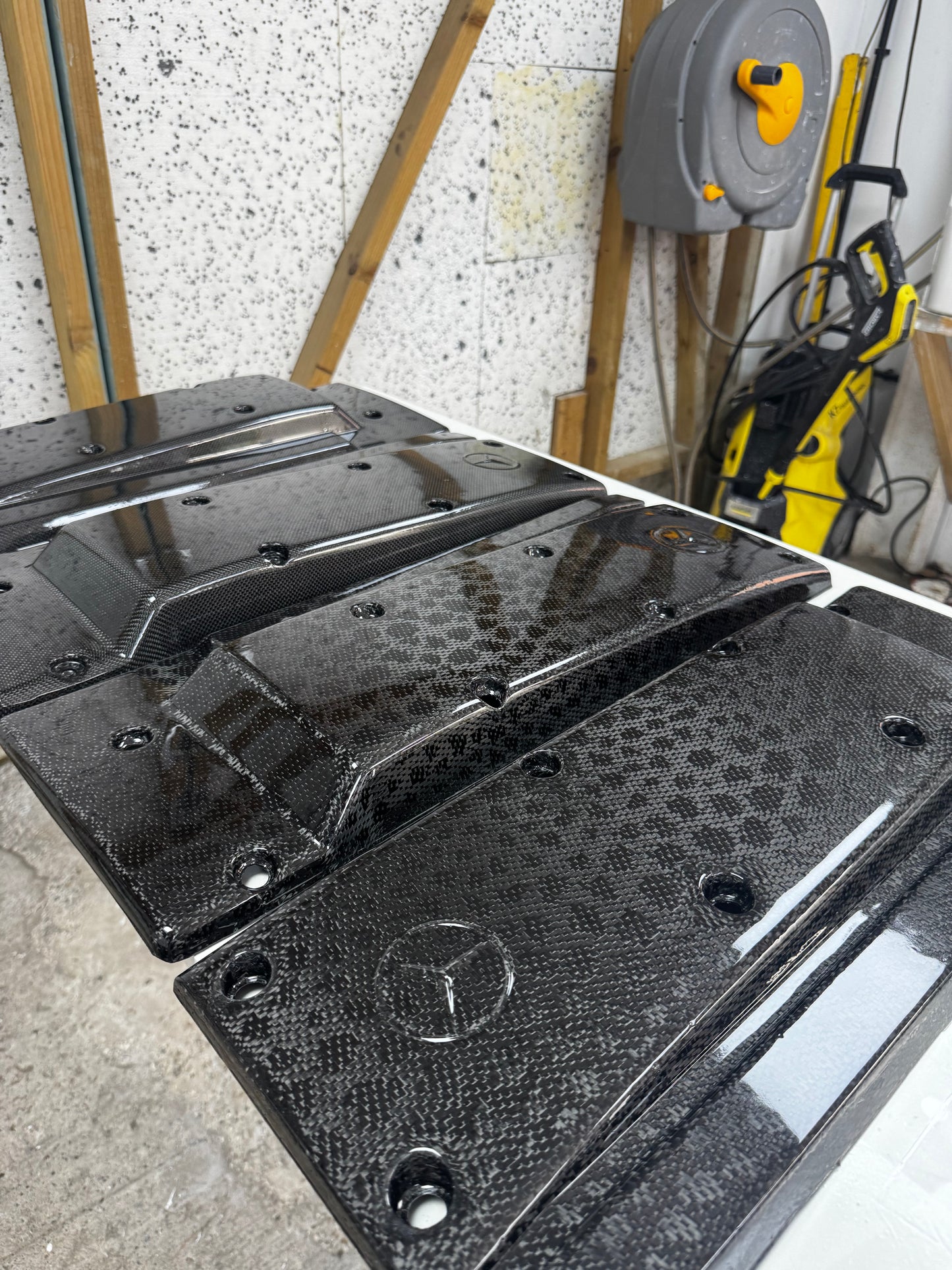 Mercedes om606 carbon fibre engine cover
