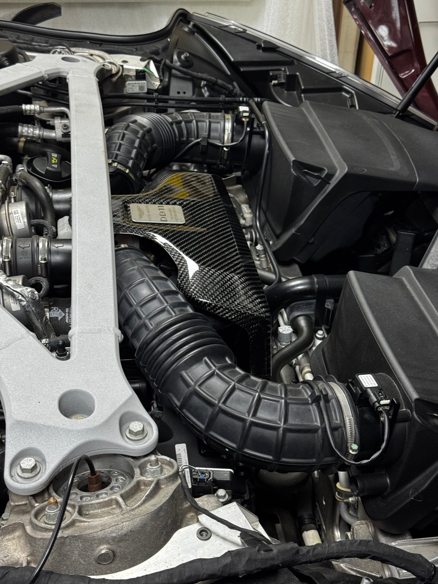 Aston Martin v8 DB11/Vantage carbon fibre engine cover set