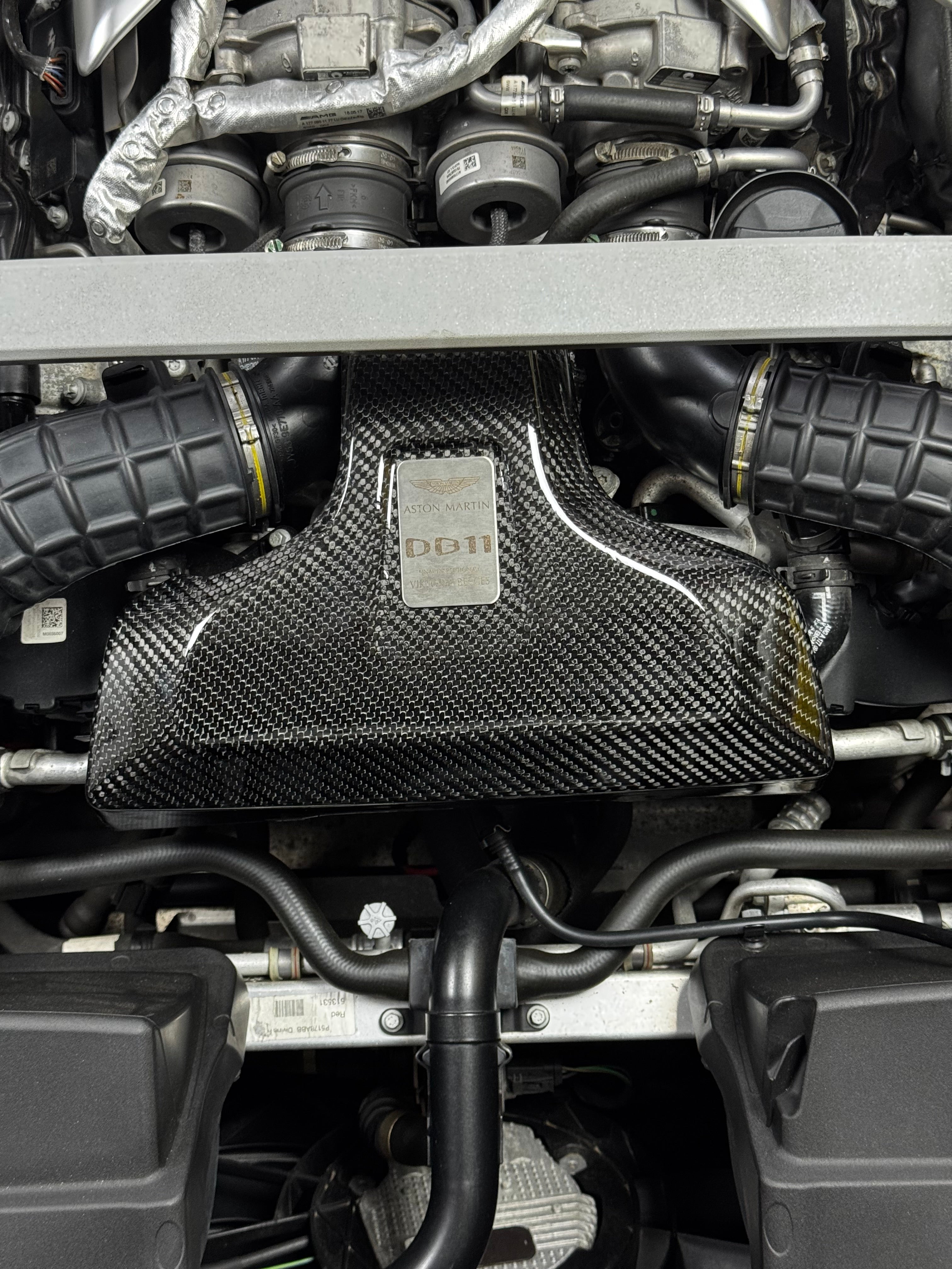 Front engine cover for Aston Martin DB11 and Vantage v8 – PT