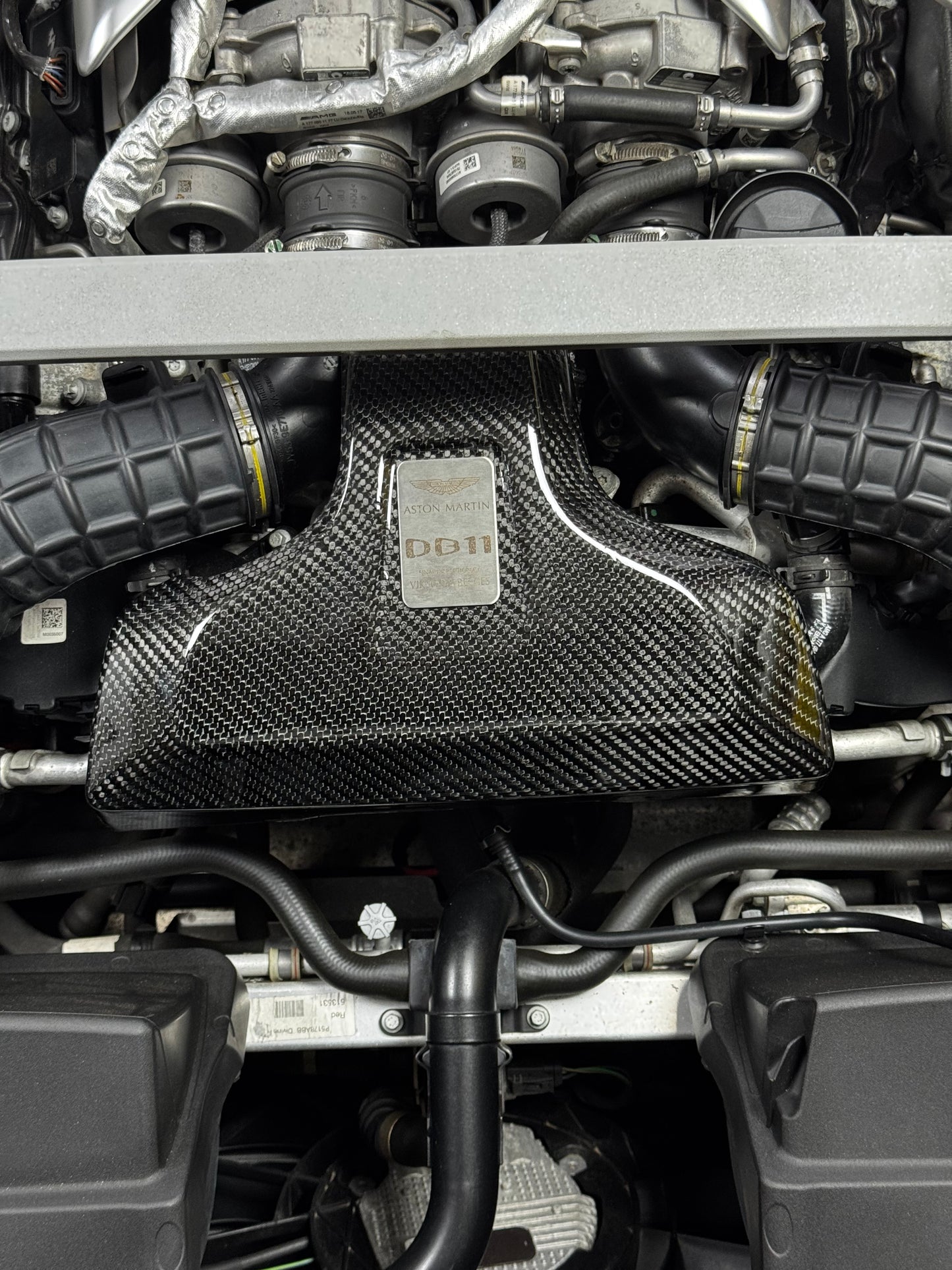 Aston Martin v8 DB11/Vantage carbon fibre engine cover set
