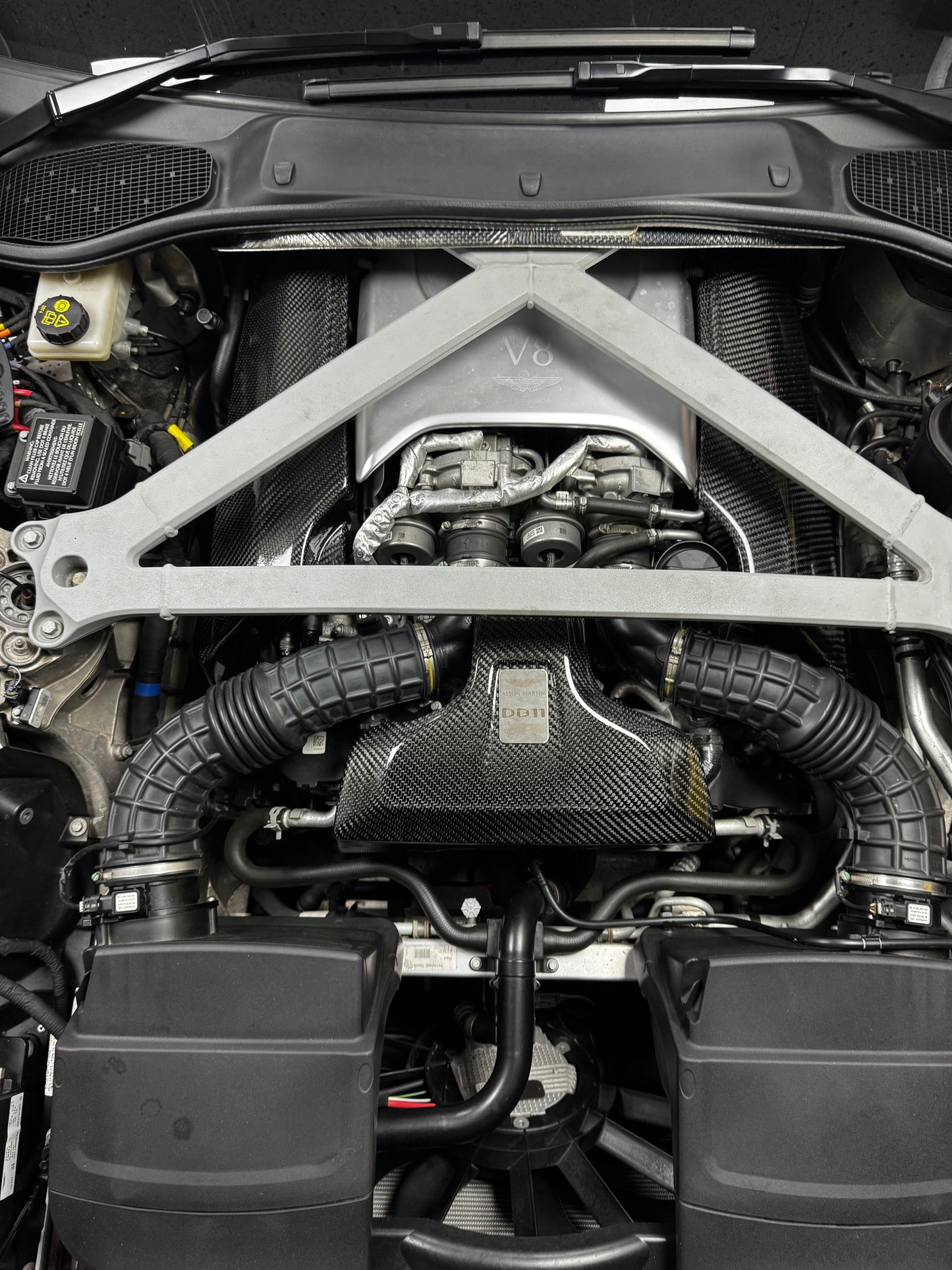 Aston Martin v8 DB11/Vantage carbon fibre engine cover set